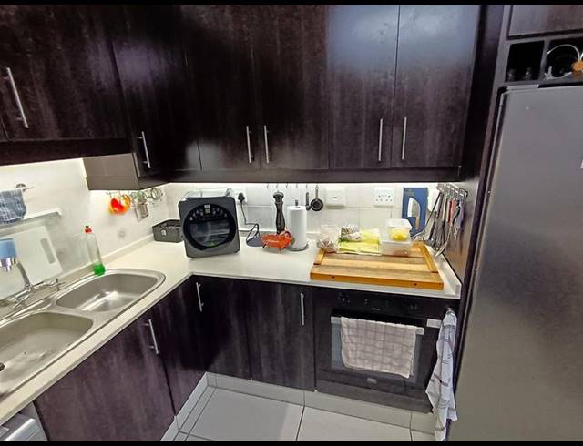 3 BEDROOM APARTMENT FOR SALE IN UVONGO BEACH